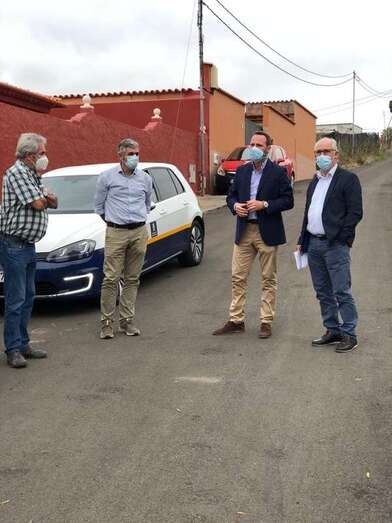 El concejal Eloy Santana con el consejero Miguel Hidalgo/TA.